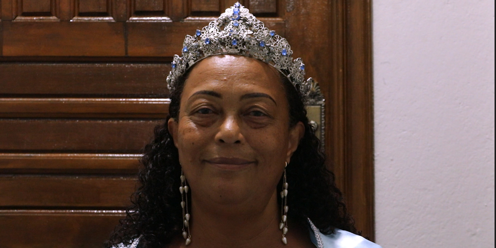 Coloca a coroa na sua cabeça e vai