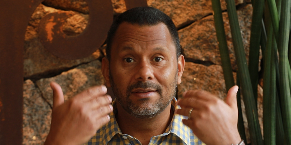 Eu chorava atrás da câmera